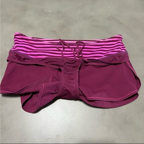 LULULEMON RARE Wet / Dry Shorts - Picture 4 of 7